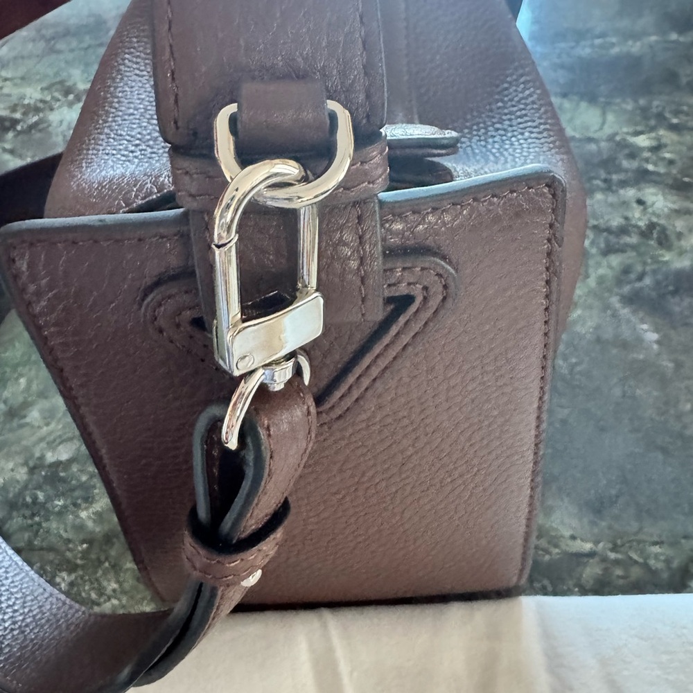 The Horse Rich Brown Leather Shoulder Bag - Picture 2 of 6